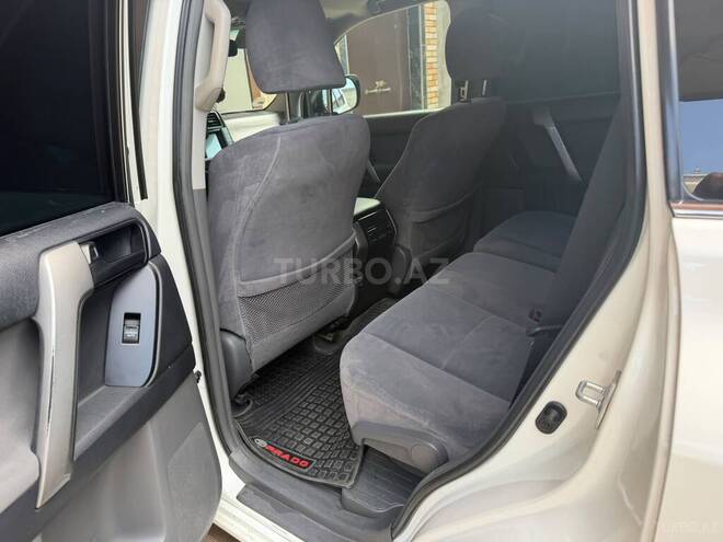 Toyota Land Cruiser Prado-6