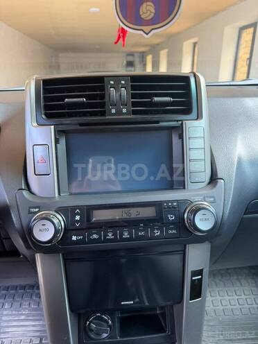 Toyota Land Cruiser Prado-9
