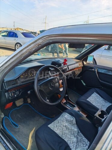 Mercedes E 200-5