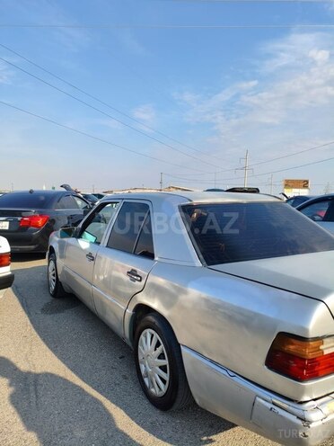 Mercedes E 200-3