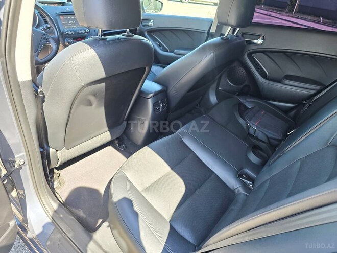 Kia Forte-11