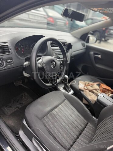 Volkswagen Polo-4