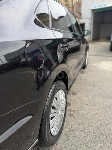 Volkswagen Polo-5