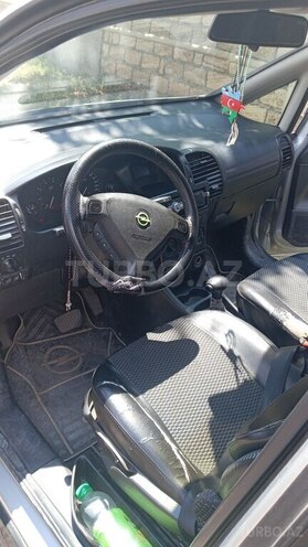 Opel Zafira-2
