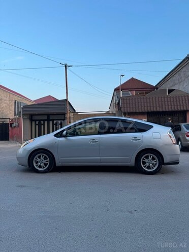 Toyota Prius-5
