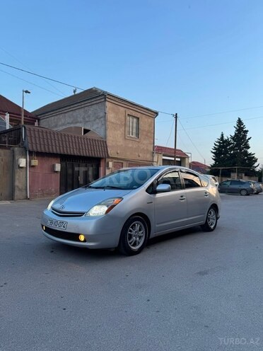 Toyota Prius-12