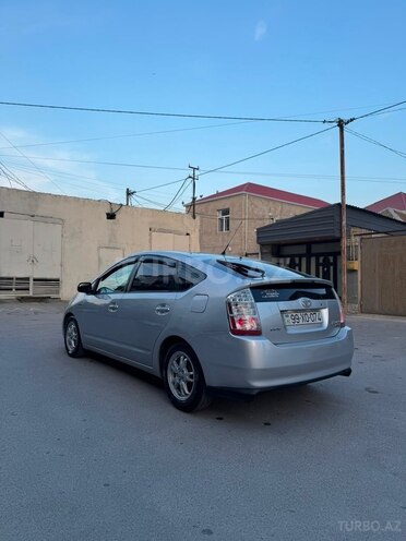 Toyota Prius-13