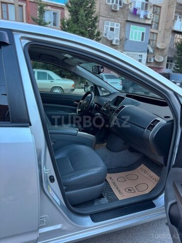 Toyota Prius-7