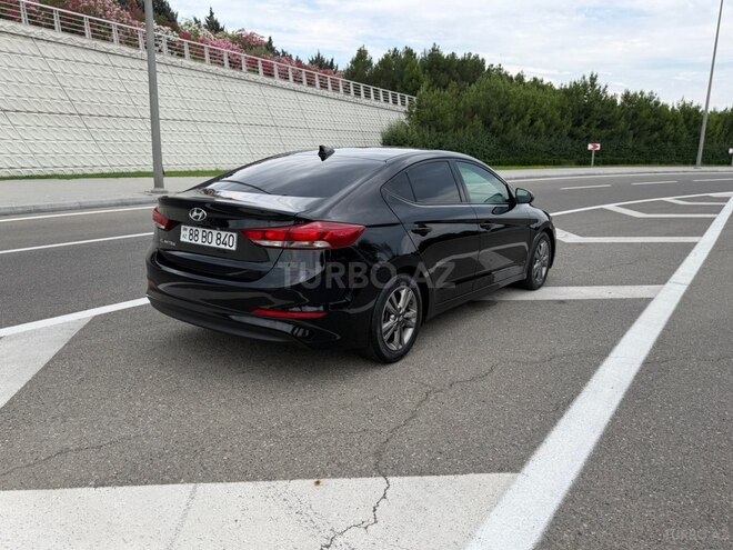 Hyundai Elantra-5
