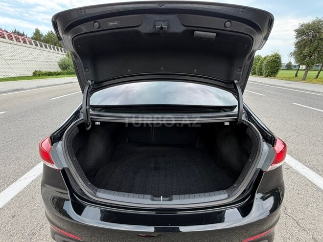 Hyundai Elantra-20