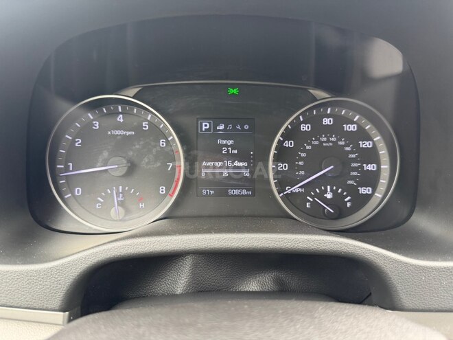 Hyundai Elantra-18