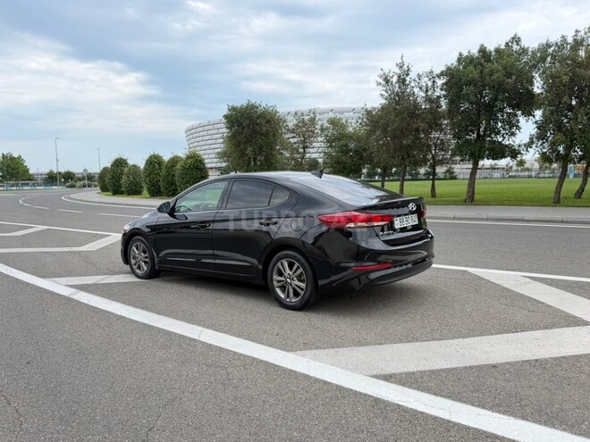 Hyundai Elantra-6