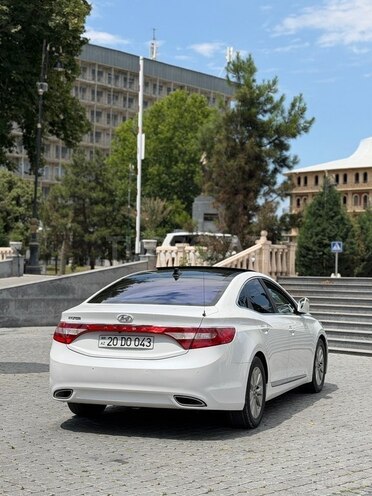 Hyundai Azera-9
