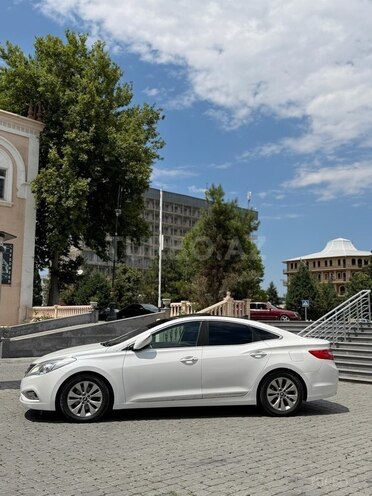 Hyundai Azera-3