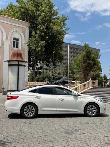 Hyundai Azera-5