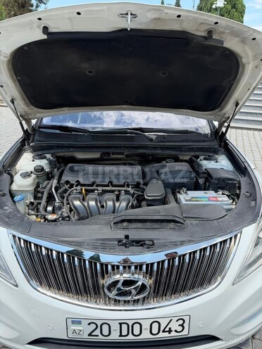Hyundai Azera-11