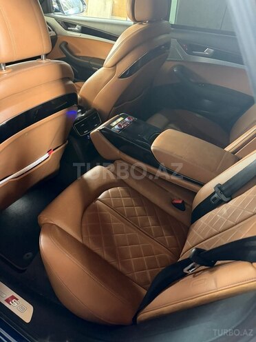Audi S8-11