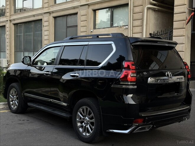 Toyota Land Cruiser Prado-5