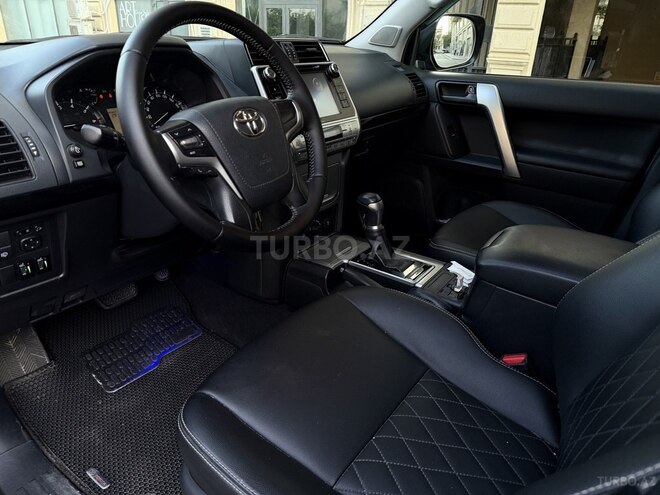 Toyota Land Cruiser Prado-7