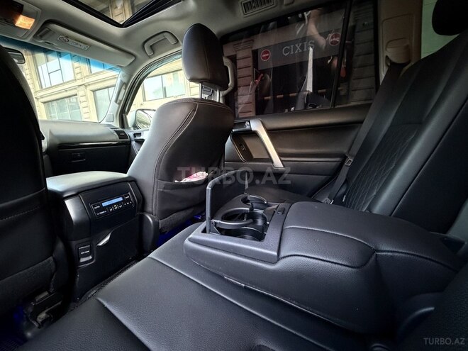 Toyota Land Cruiser Prado-10