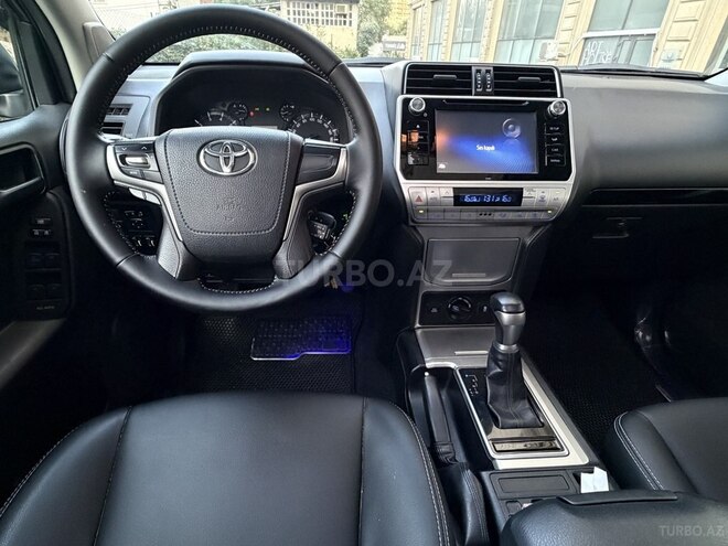 Toyota Land Cruiser Prado-8