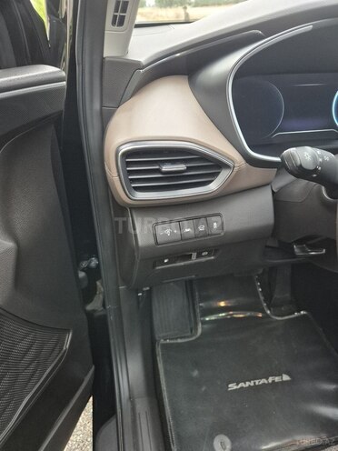 Hyundai Santa Fe-6