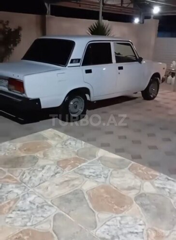 LADA (VAZ) 2107-2