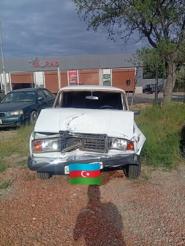 LADA (VAZ) 2107-1