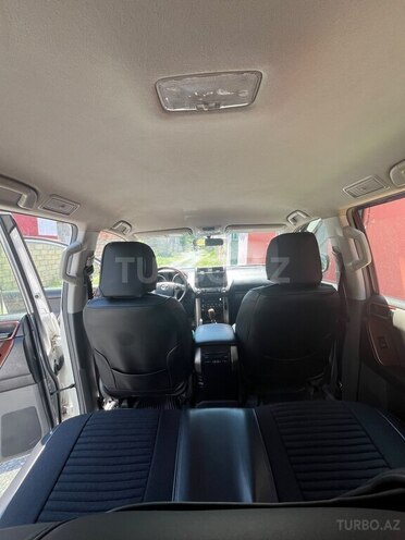 Toyota Land Cruiser Prado-10