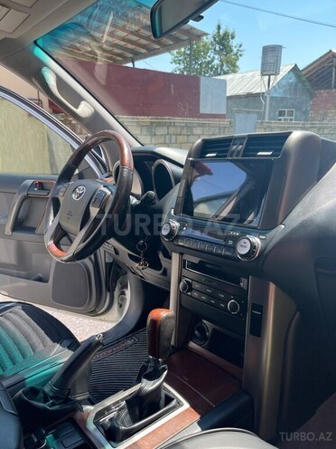 Toyota Land Cruiser Prado-8