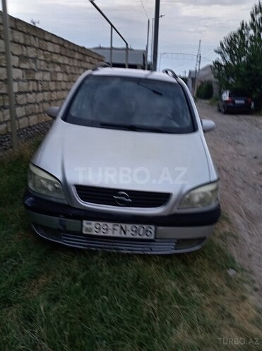 Opel Zafira-1