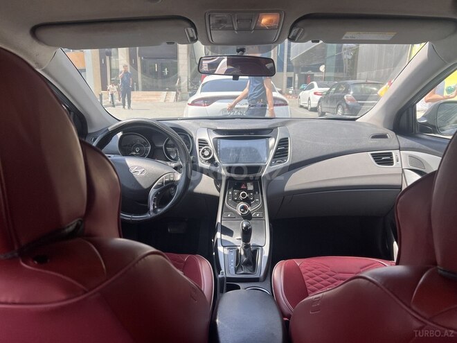 Hyundai Elantra-6