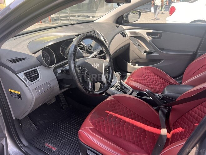 Hyundai Elantra-5