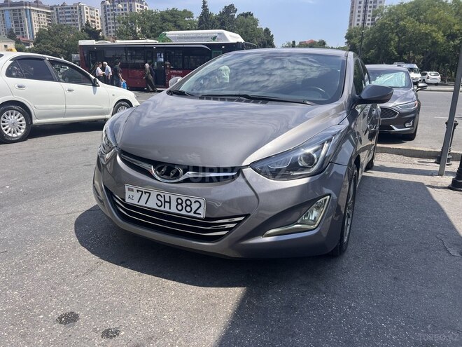 Hyundai Elantra-1