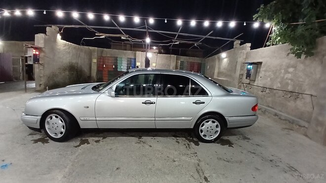 Mercedes E 220-6