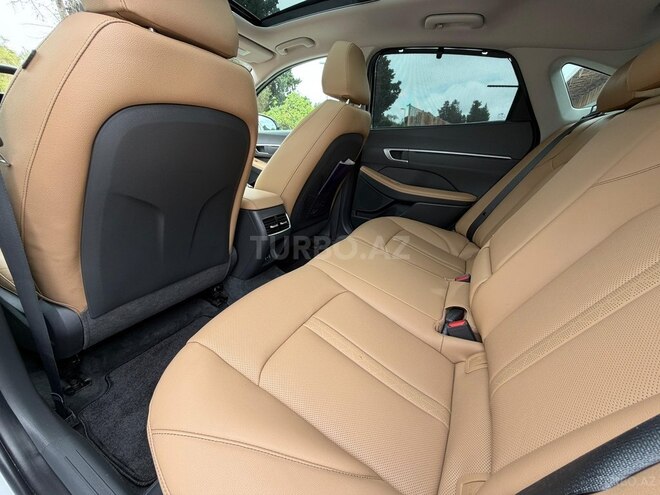 Hyundai Sonata-17