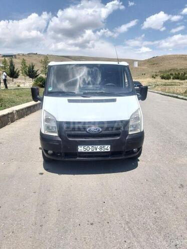 Ford Transit-1