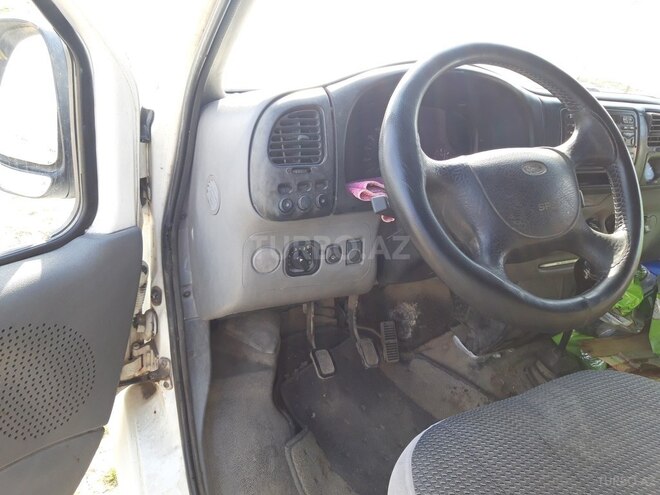 Ford Transit-3