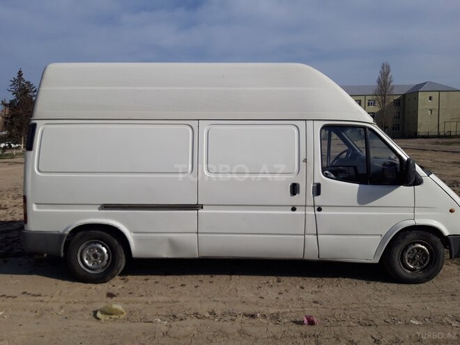 Ford Transit-6