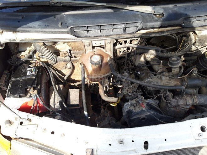 Ford Transit-5