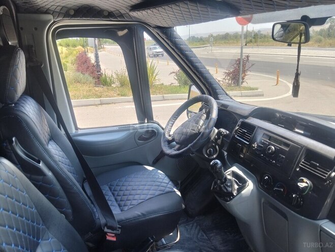 Ford Transit-3