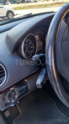 Mercedes GL 550 4MATIC-2