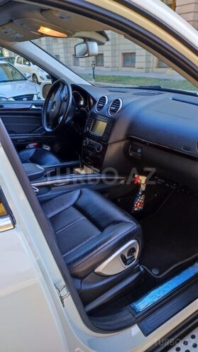 Mercedes GL 550 4MATIC-7