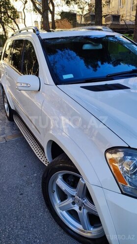 Mercedes GL 550 4MATIC-8