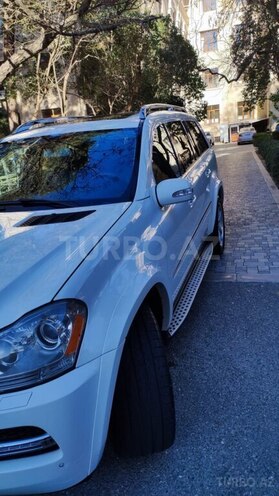 Mercedes GL 550 4MATIC-6