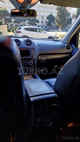 Mercedes GL 550 4MATIC-15