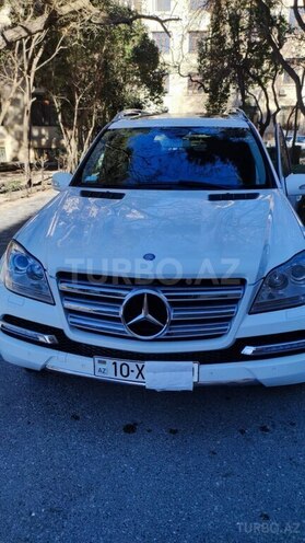 Mercedes GL 550 4MATIC-1