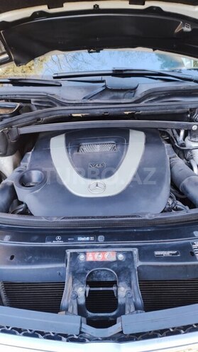 Mercedes GL 550 4MATIC-21
