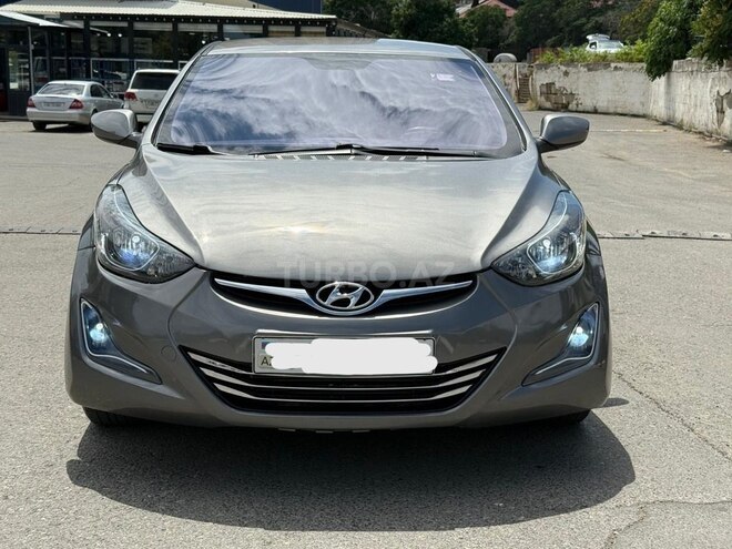Hyundai Elantra-2