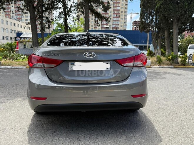 Hyundai Elantra-7